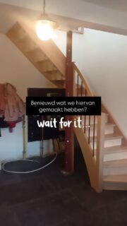 Een gang met uitdagingen. 😎Rekening houden met de meters, leidingen, houten balk en trap. Met een beetje puzzelwerk werd het de ideale oplossing, vol opbergruimte. 
💪🏼💪🏼

#belgischmaatwerk #interieurinspiratie #gangkast #ingemaakt #diversomaatwerk #afwerking #vakmanschap #voorenna #interieurproject #kapellen #belgischmaatwerk #beforeandafter